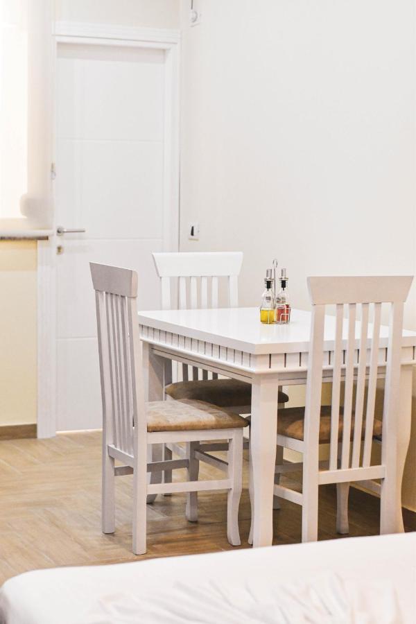 Delmar Apartments ゴーレム エクステリア 写真