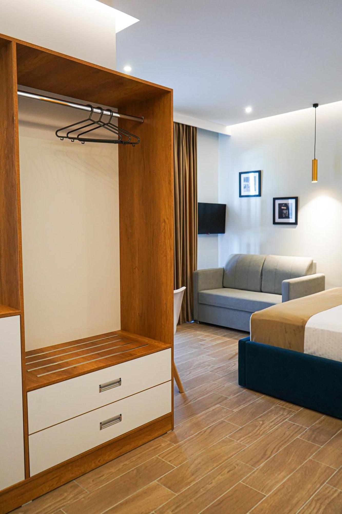 Delmar Apartments ゴーレム エクステリア 写真